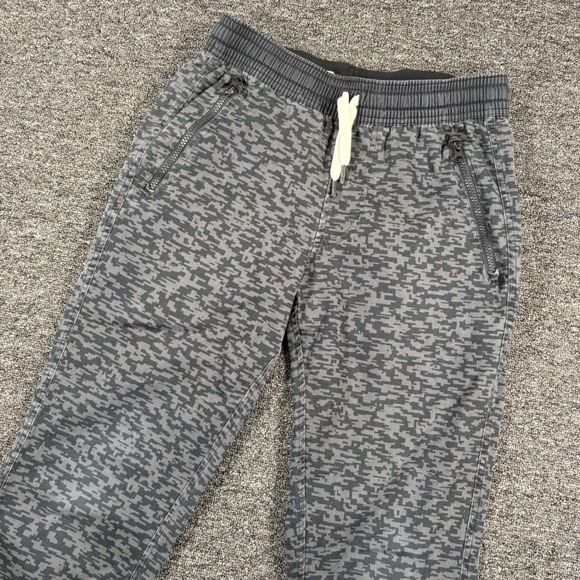 Under Armour Other - Under Armour Joggers Mens Small Gray Digital Camo ColdGear Fitted Sweatpants